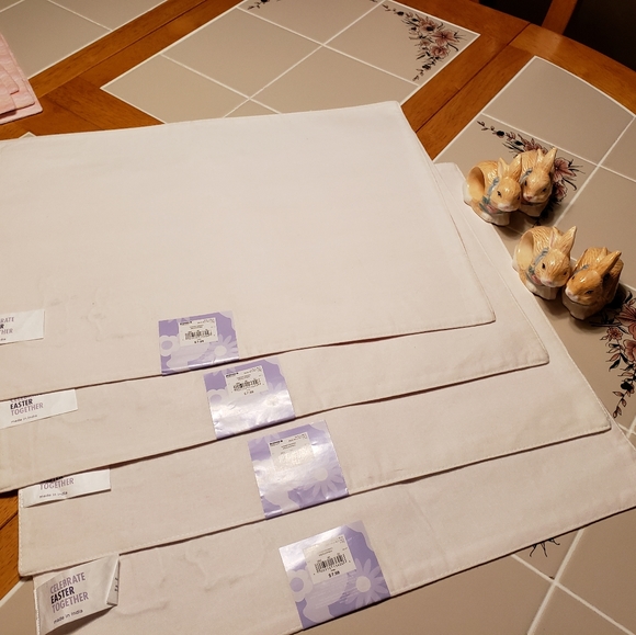 EASTER , 5 Bunny rings and 4 placements - Picture 5 of 10